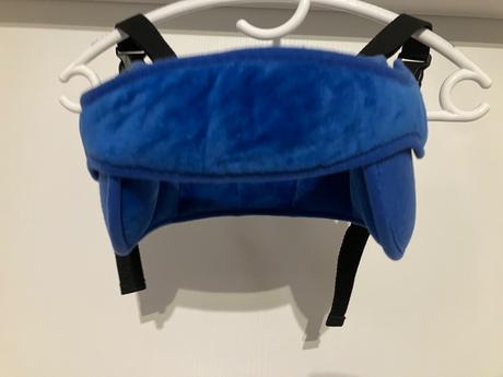 Chranic hlavy do auta + vankusik pod hlavu na pas, 