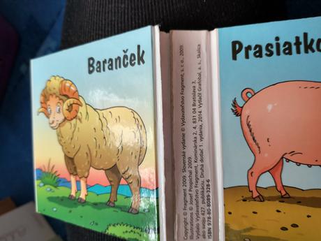 Leporelo zvieratká na dvore,