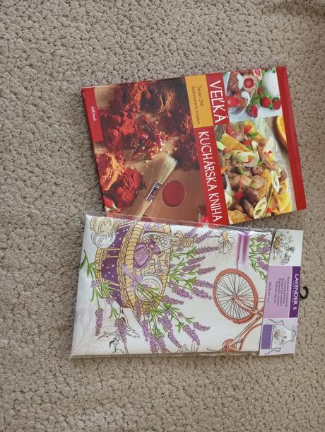 Kniha receptov+ zástera,