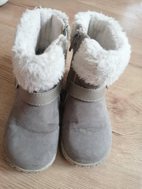 Teplé čižmičky, 23