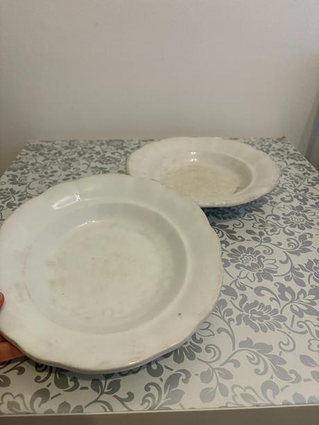 Dva hlboké taniere, 