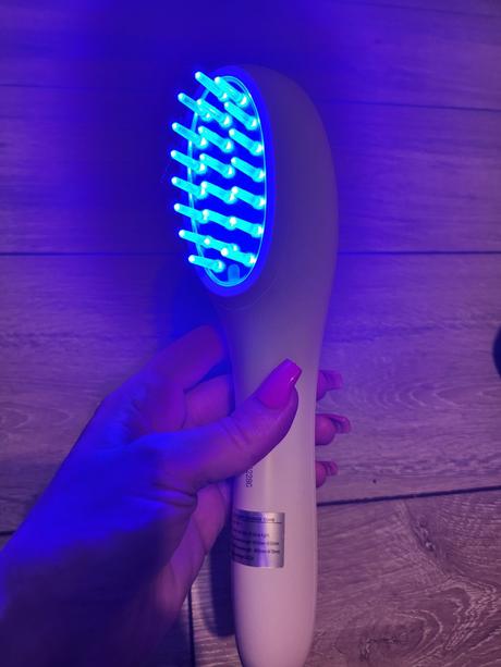 Infračervený masážny hrebeň, 