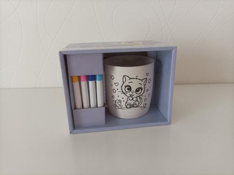 Šálka na vymaľovanie,