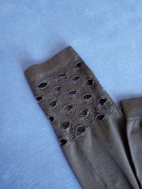 Legíny s dierkami, l