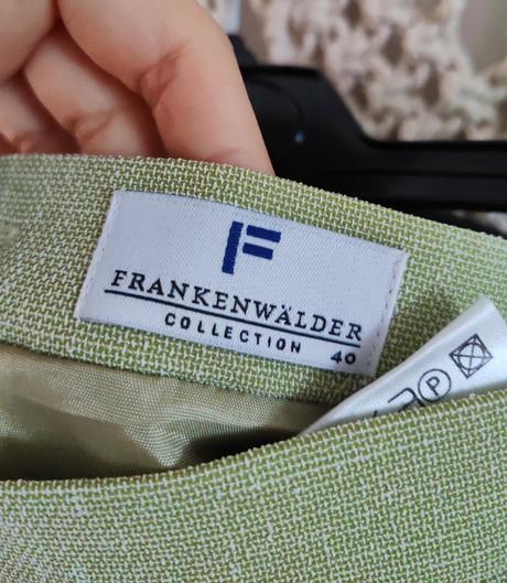 Dámska svetlo zelená sukňa, l