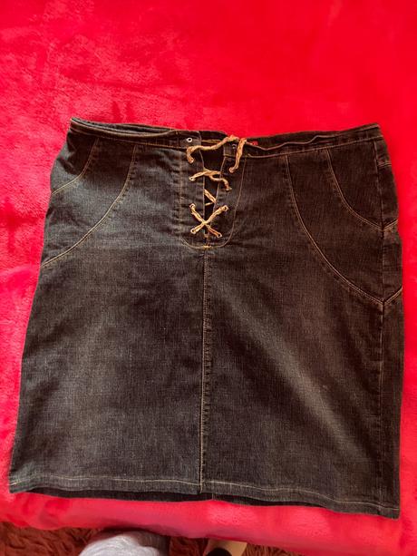 Rifľová sukňa, 42