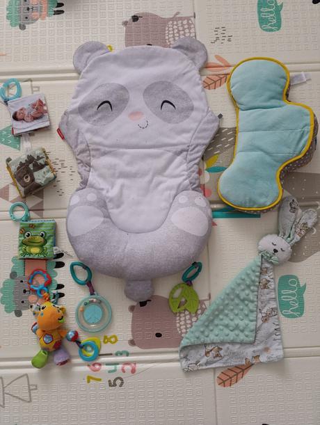 Pomôcky pri hre na brušku + hračky, 