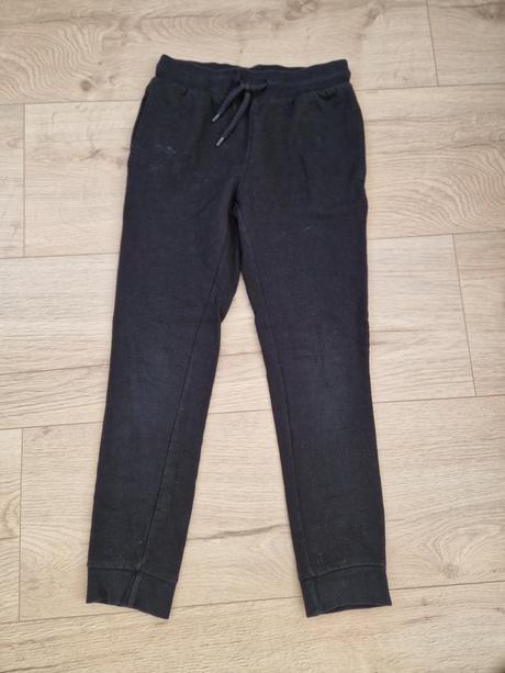 Teplaky cierne 146, 146