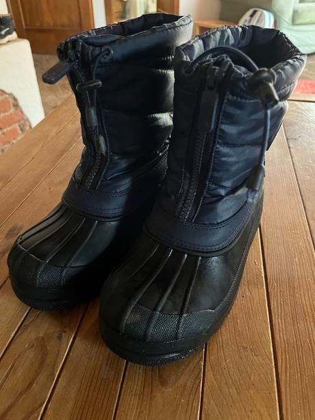 Snehule, lee cooper,35