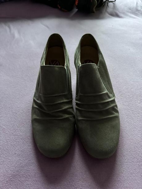 Slušné topánky, 38