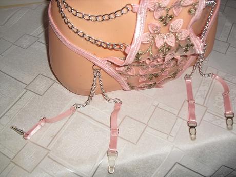 Sexy body s retiazkami podvazkove, s