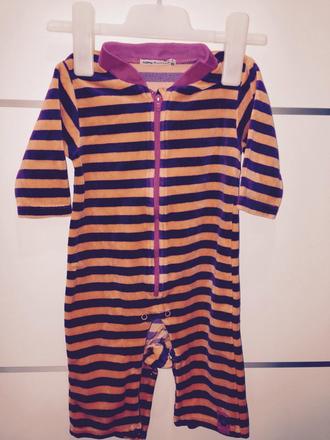 Pásikavý overal, 68