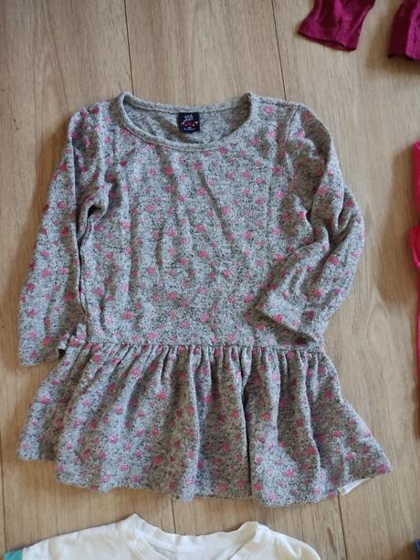 Balík tričiek a šiat, 86–98