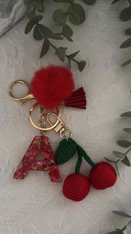 5 eur - ihneď k odberu - kľúčenky s písmenkom, 