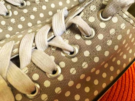 Bodkované tenisky, 39