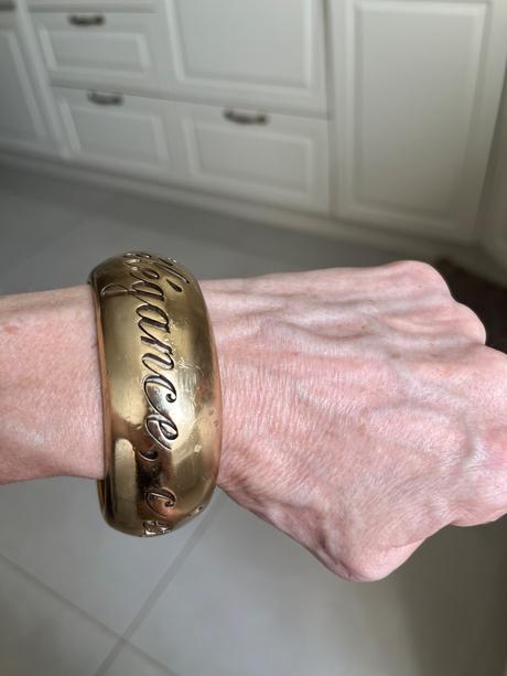 Naramok chanel, chanel