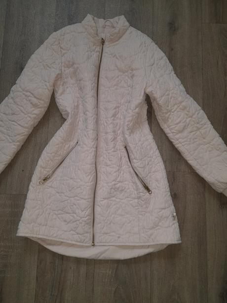 Prechodná vetrovka, pompdelux,146