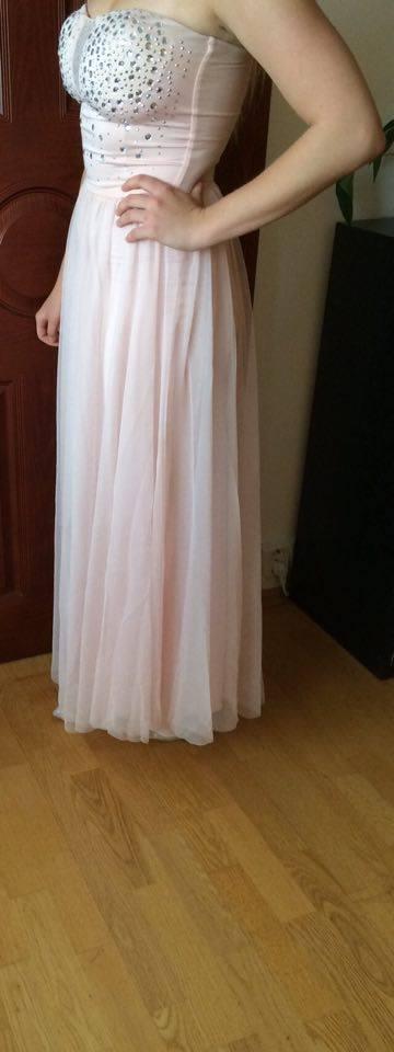 Spolocenske saty, 37