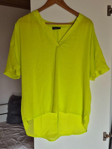Žltá voľná blúzka s krátkym rukávom, l