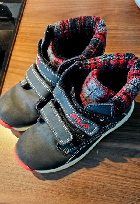 Predam detske topanky, 27