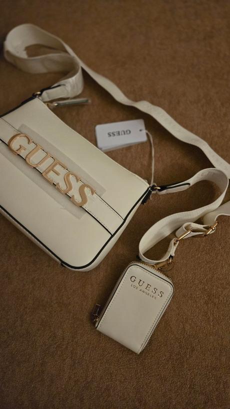 Nova kabelka guess, 