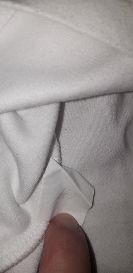 Biely nátelník, 140