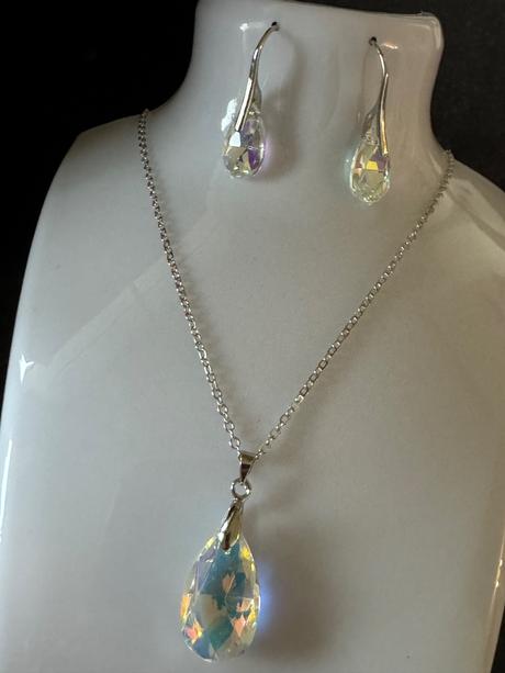 Set náušnice + retiazka s príveskom,