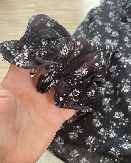 Kvetinova cierna bluzka so stojacikom reserved, reserved,42