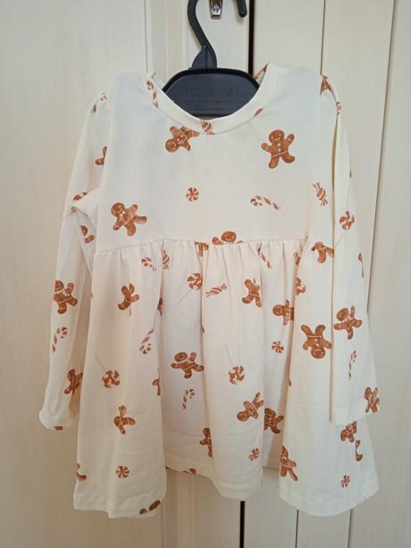Vianočné šaty s perníčkom, 80