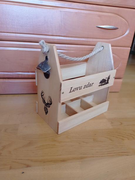 Drevený nosič na pivo, 