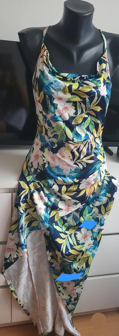 Krásne chladivé šaty, 