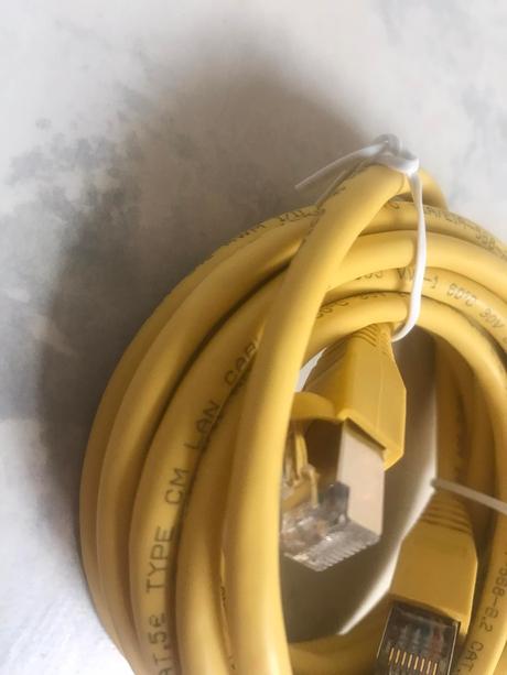 Príslušenstvo k tv - internetu 3 ks,