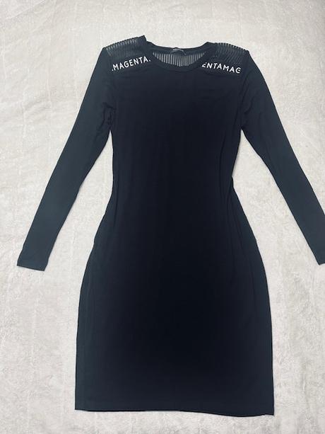 Pekné čierne športové šaty s vreckami zn. magenta, l / m