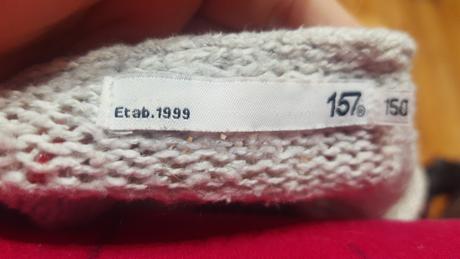 Dievčenský sveter, 146