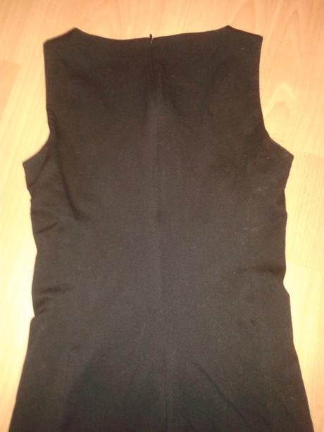 Cierne puzdrove saty, 34