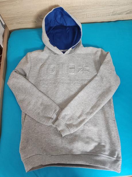 Mikina s kapucňou, 158