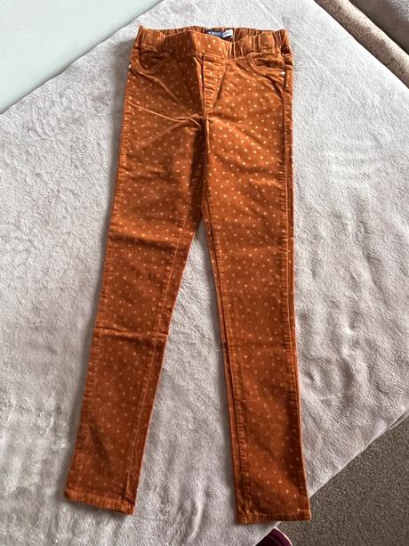 Elasticke nohavice, 152