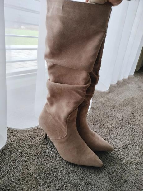 Béžové čižmy, 39