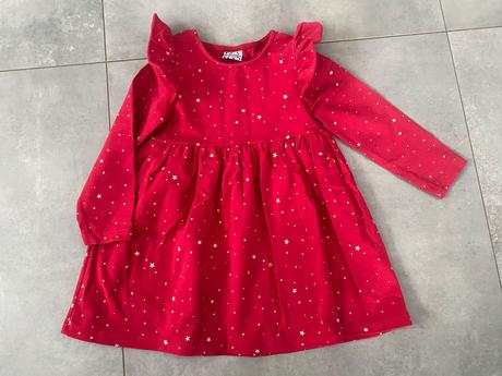 Vianočné šaty, 110