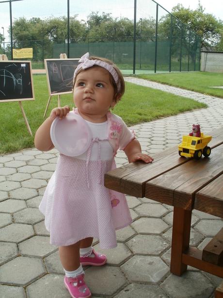 Šaty pre princeznú+svetrík+čelenka, 86