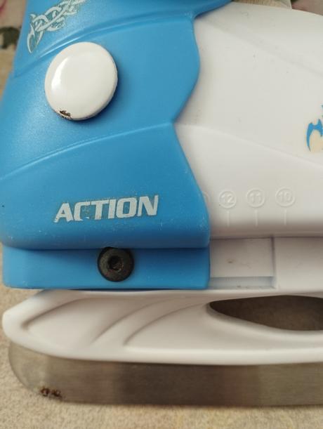 Dievčenské korčule, 32