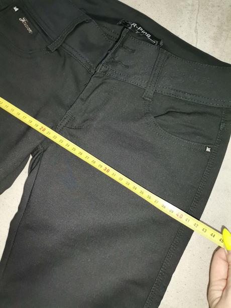 Čierne nohavice, 28