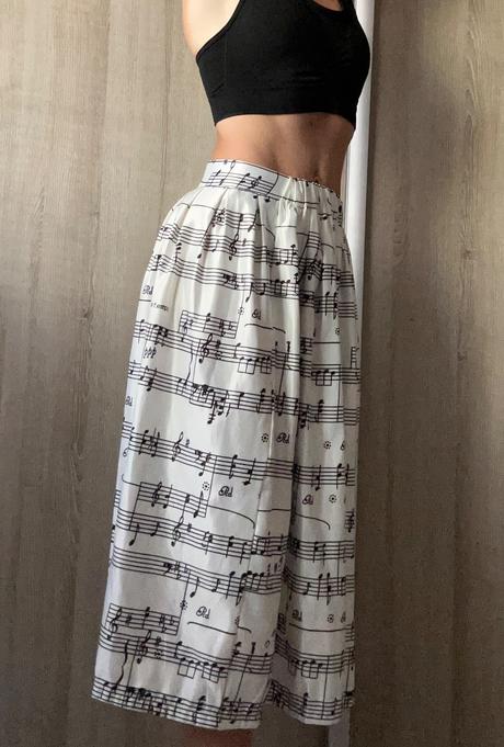 Midi sukňa notová osnova, xs