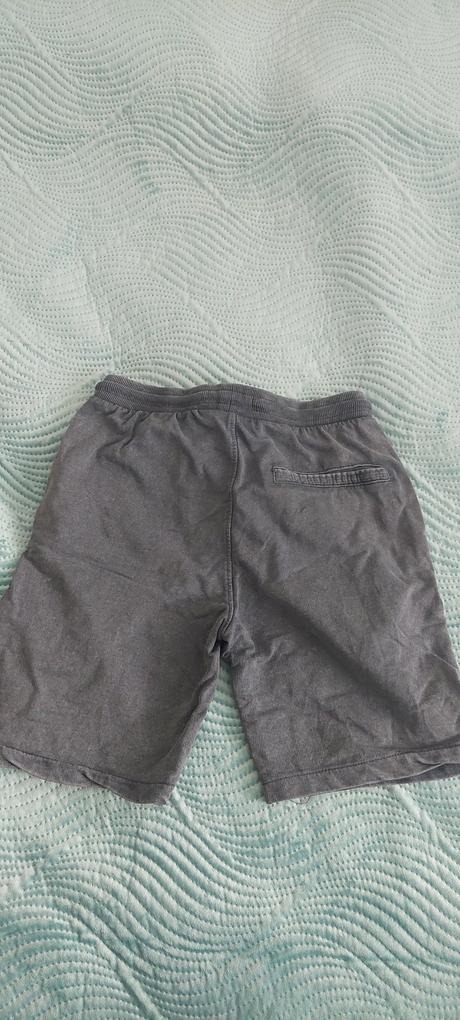Šortky v super stave, reserved,146