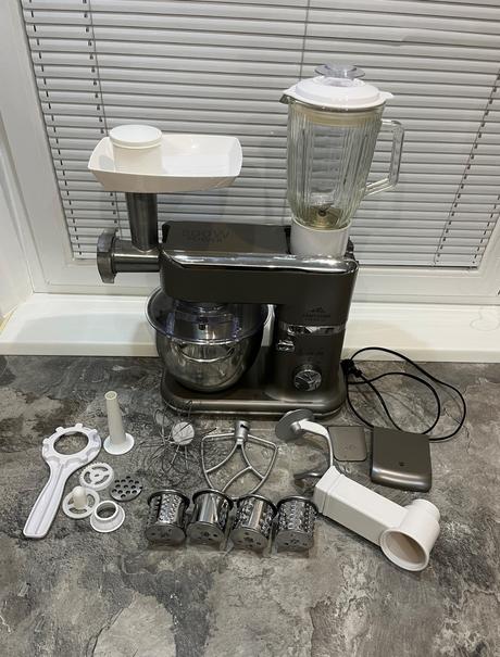 Kuchynský robot eta gratussino bravo ii 0023 90070, eta