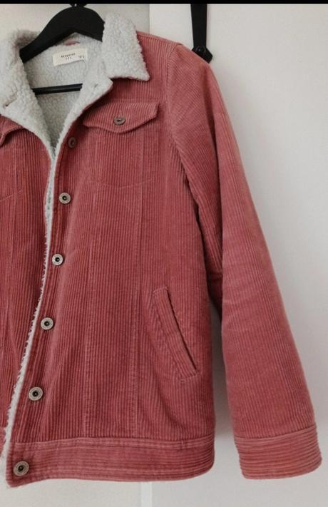 Mencestrova bunda, reserved,s