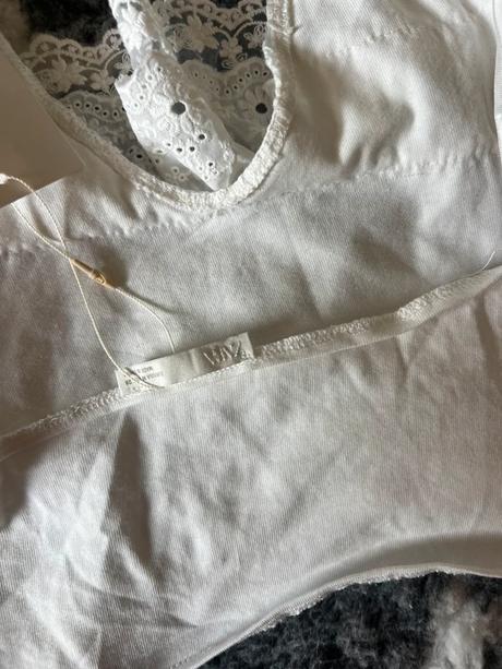 Biely volánový  crop top viazanie okolo krku zara, zara,m