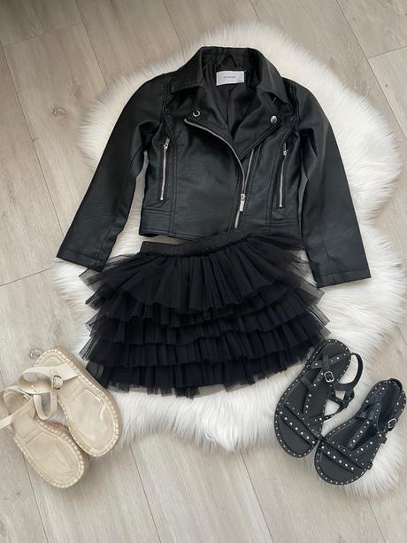 Koženka reserved, reserved,122