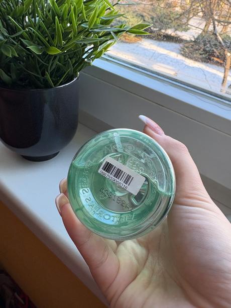 Victoria secret vibrant breeze,