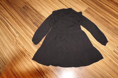 Volánové čierne šaty stradivarius v. s, stradivarius,s